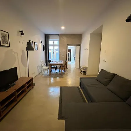 Apartment Old Town 6 *